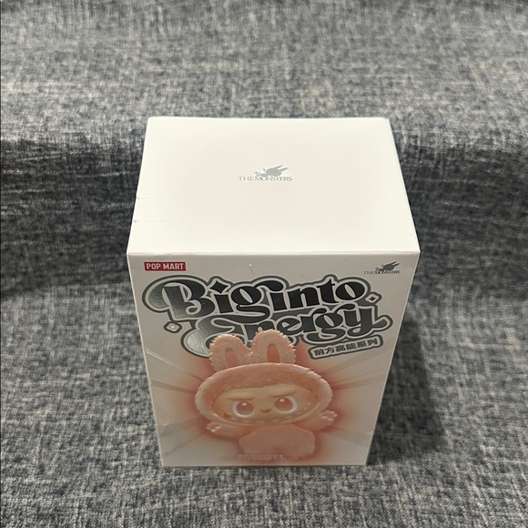 Labubu Big Into Energy Loyalty - Picture 5 of 8